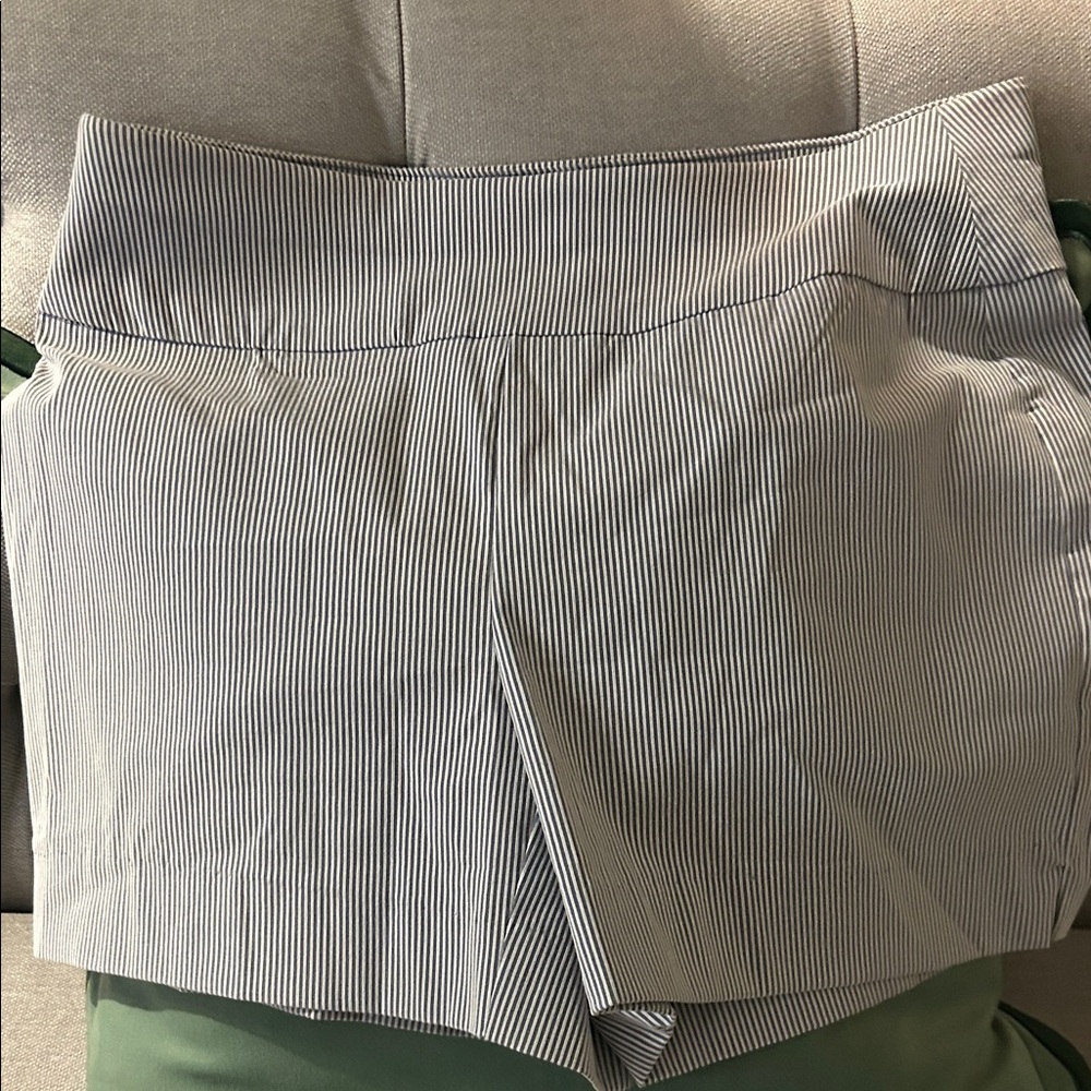 Jules & Leopold Black and White Pinstripe Women's Shorts